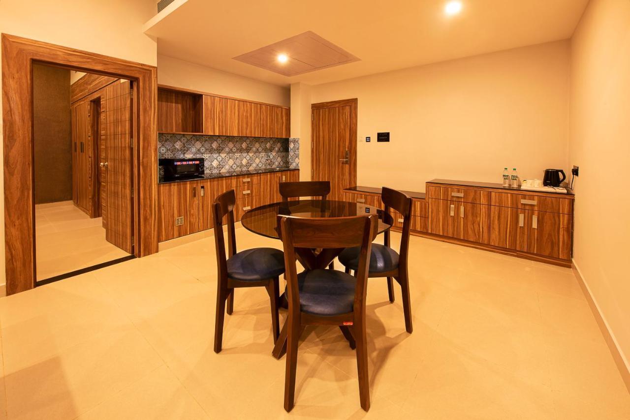 Hometown Galleria Manipal Ngoại thất bức ảnh