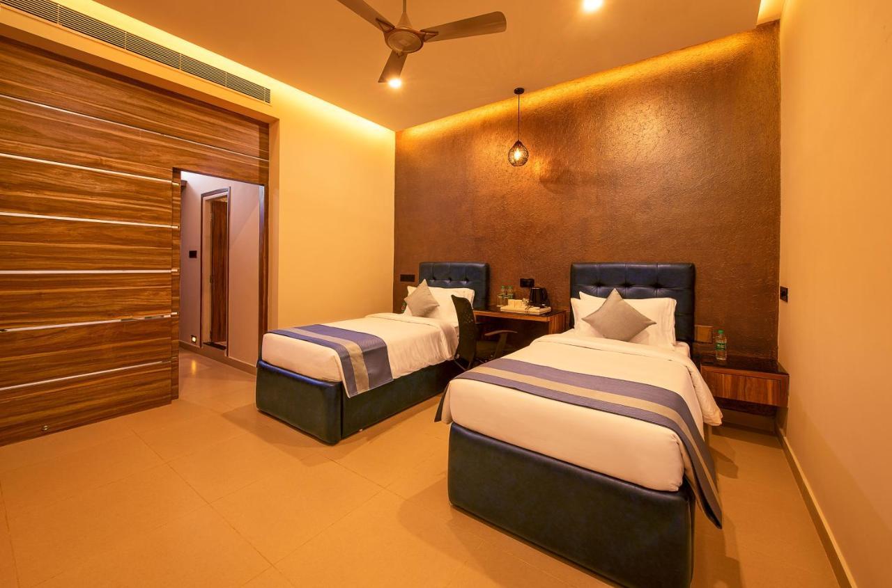 Hometown Galleria Manipal Ngoại thất bức ảnh