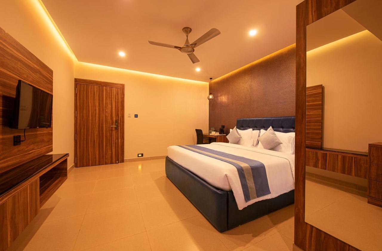 Hometown Galleria Manipal Ngoại thất bức ảnh