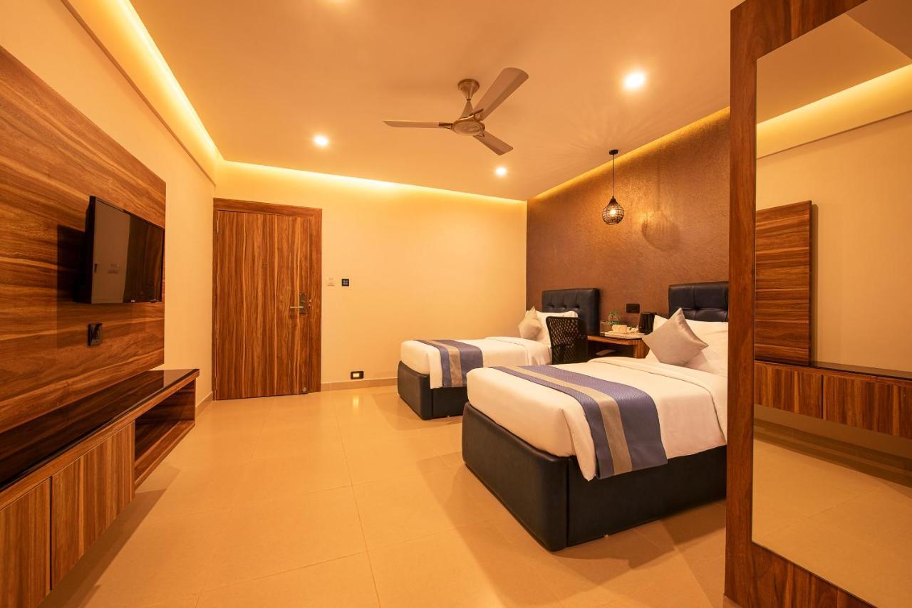 Hometown Galleria Manipal Ngoại thất bức ảnh